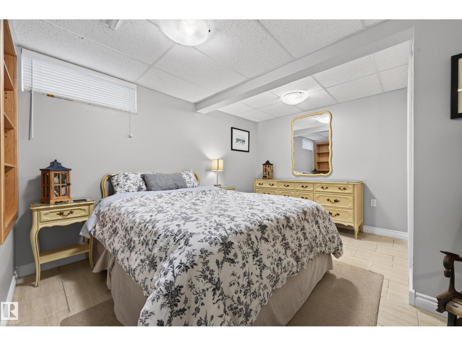 12 BURLINGTON AV — photo 53