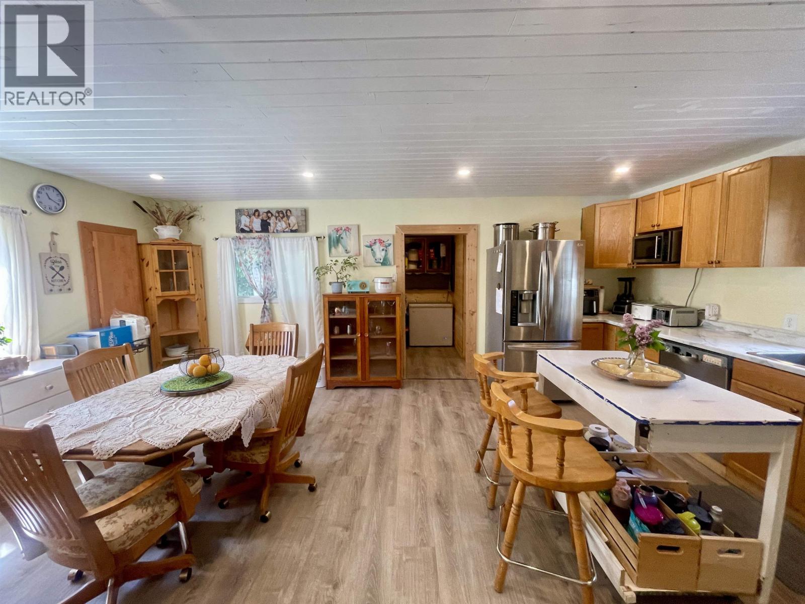 6572 WUTKE ROAD - 14