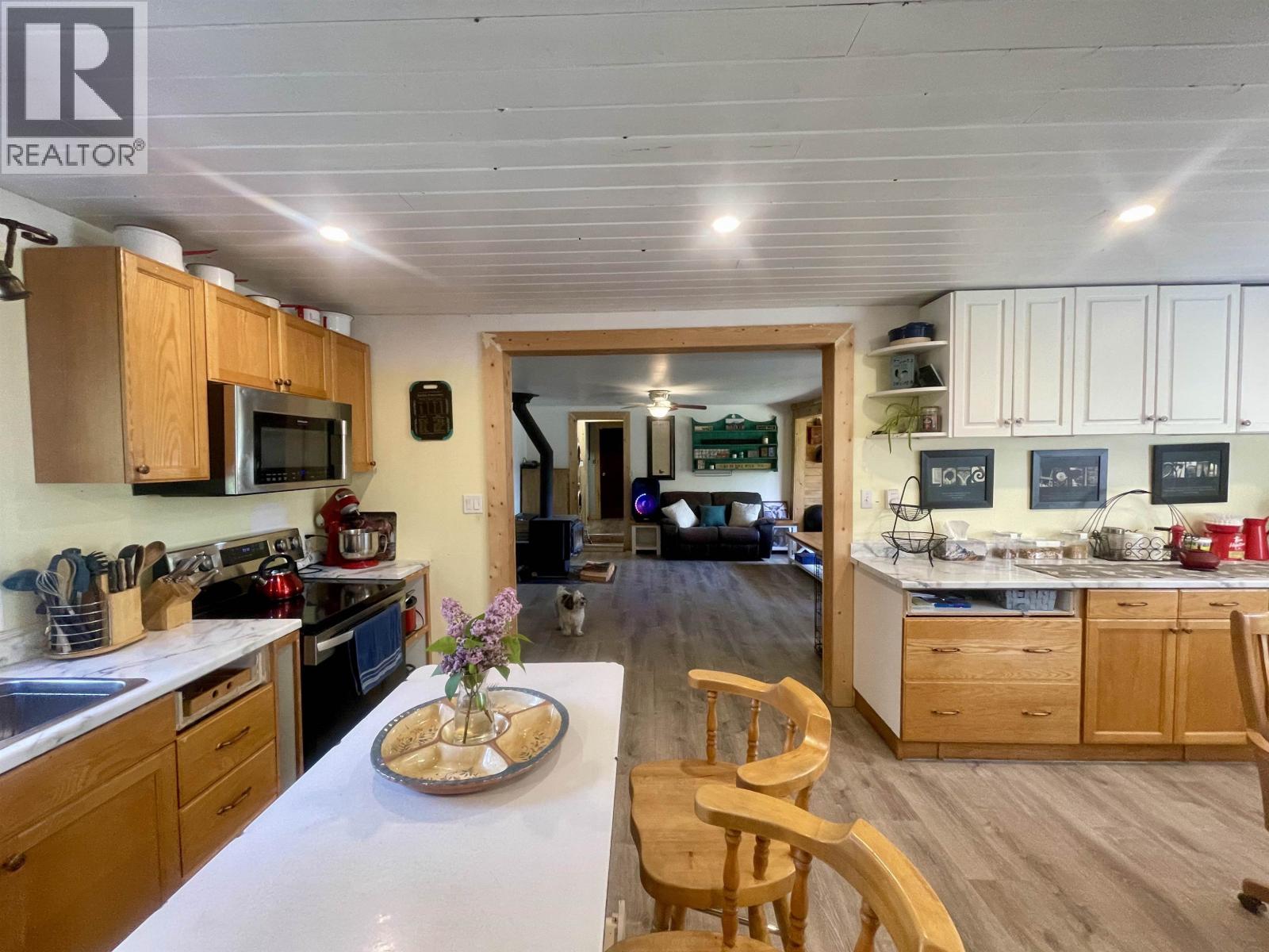 6572 WUTKE ROAD - 15