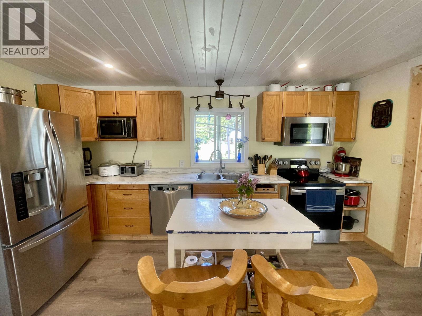 6572 WUTKE ROAD - 18