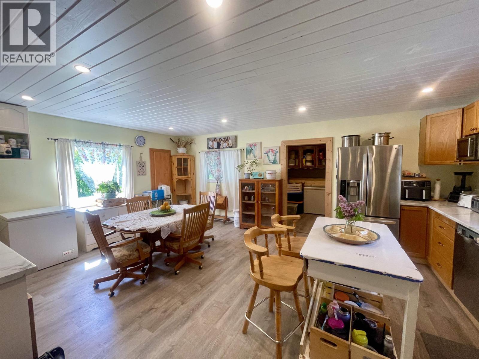 6572 WUTKE ROAD - Image 19