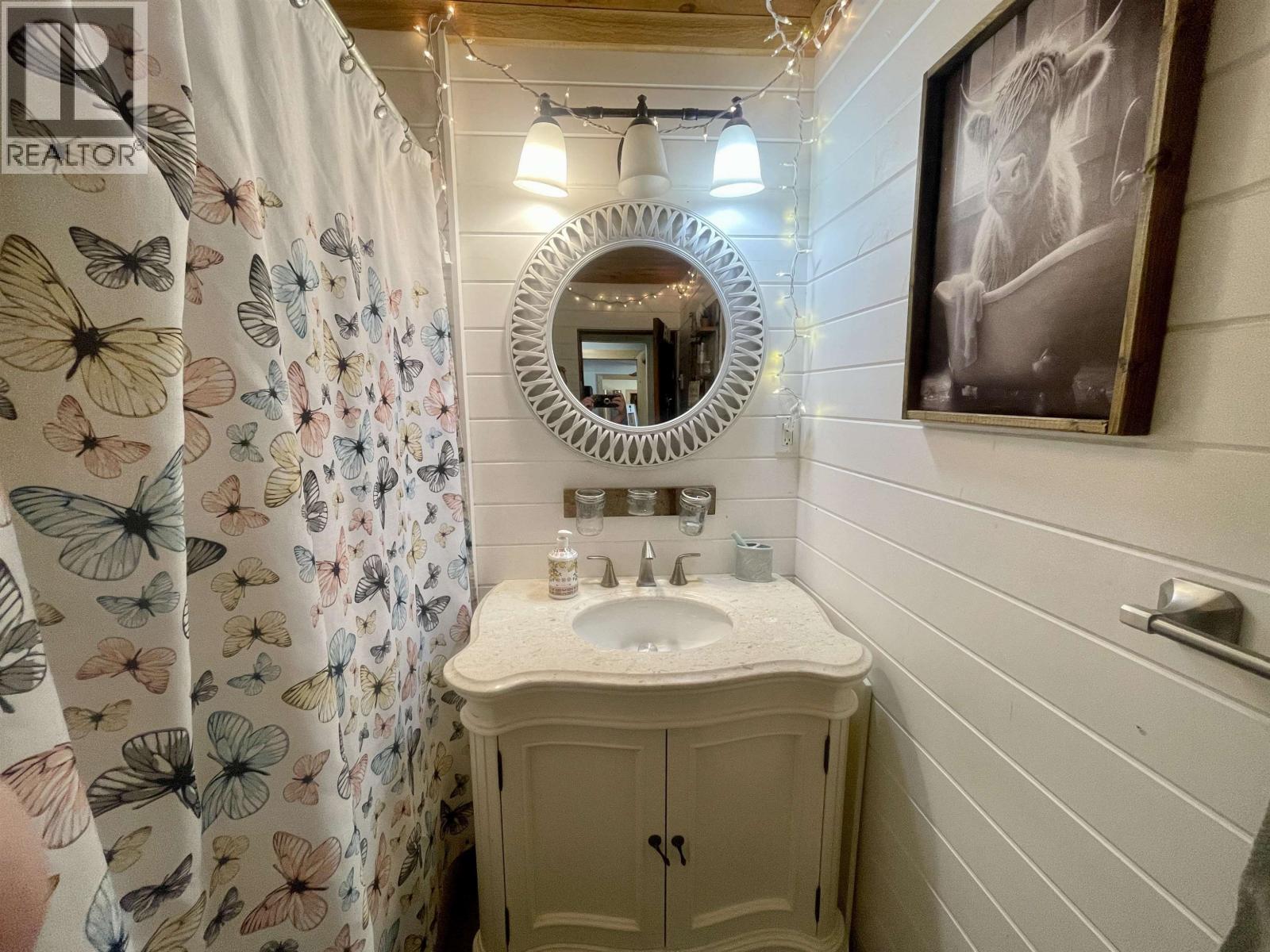 6572 WUTKE ROAD - Image 24