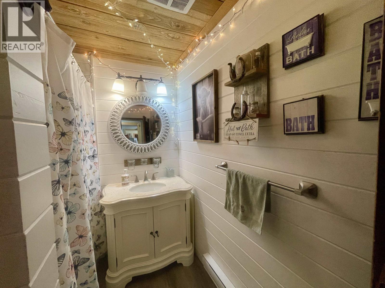 6572 WUTKE ROAD - Image 26