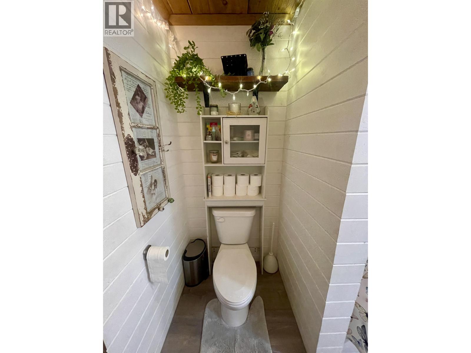 6572 WUTKE ROAD - 27