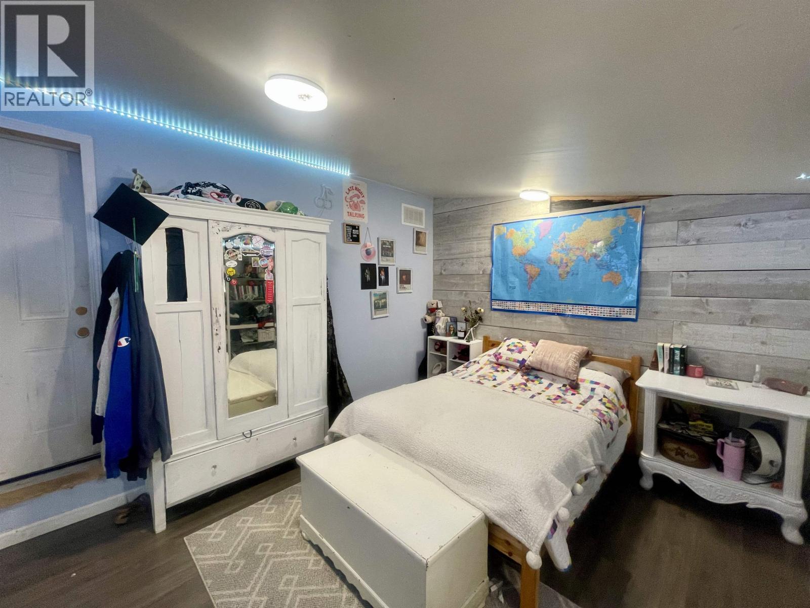 6572 WUTKE ROAD - Image 32
