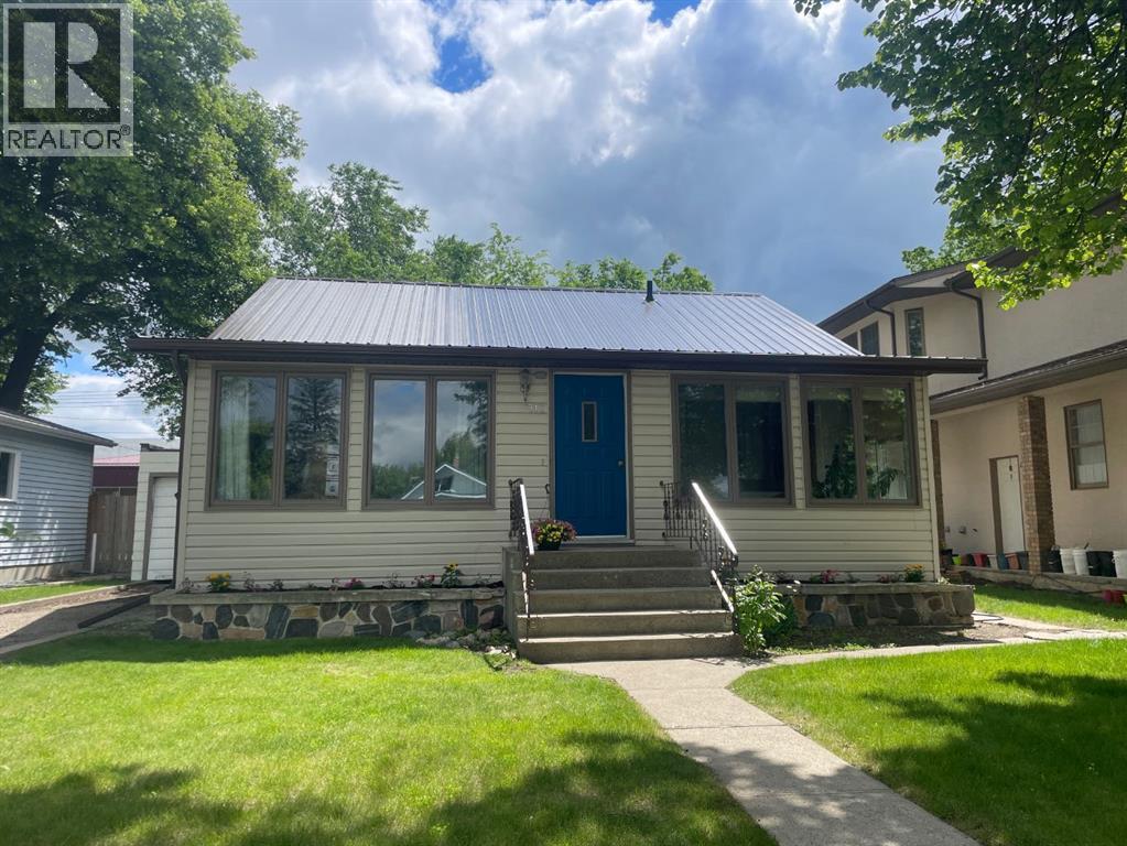 312 3 Street W - 1