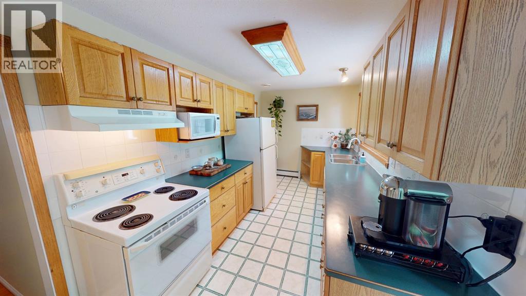 312 3 Street W - 12