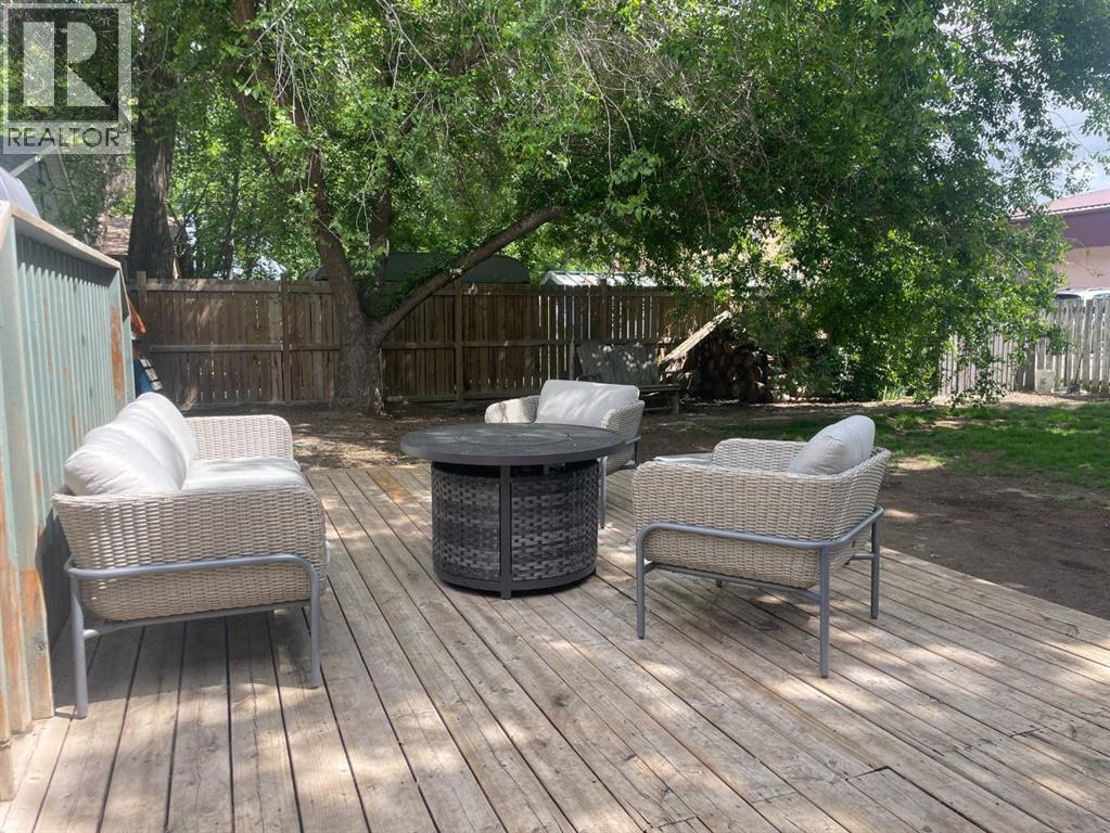 312 3 Street W - 26