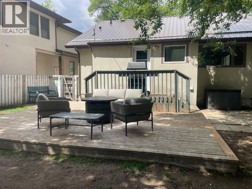 312 3 Street W - 27