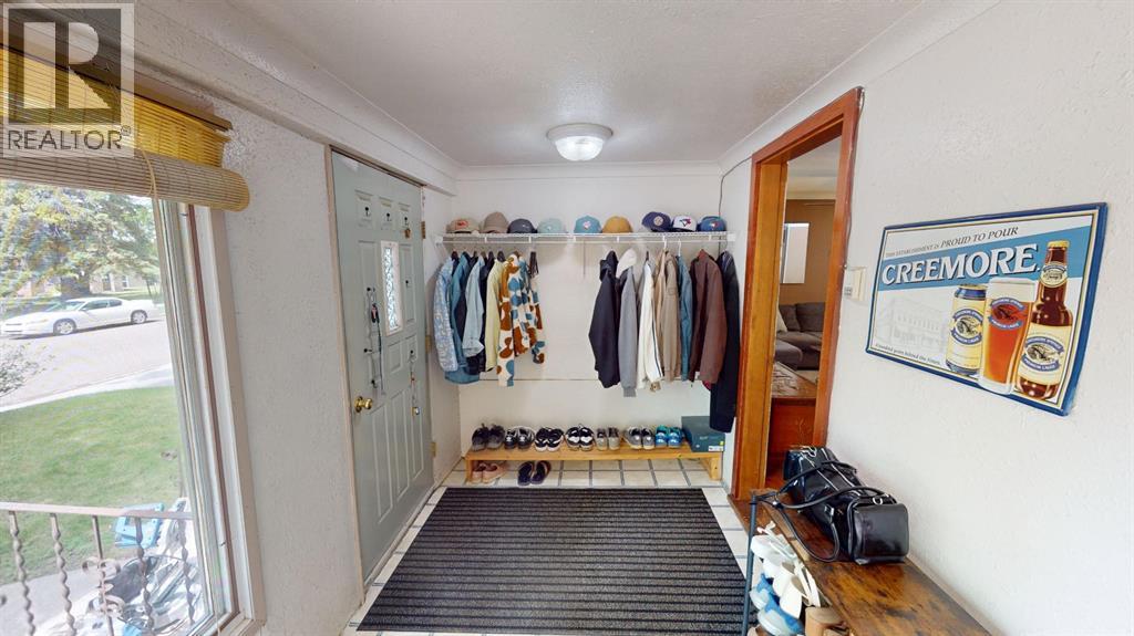 312 3 Street W - 3