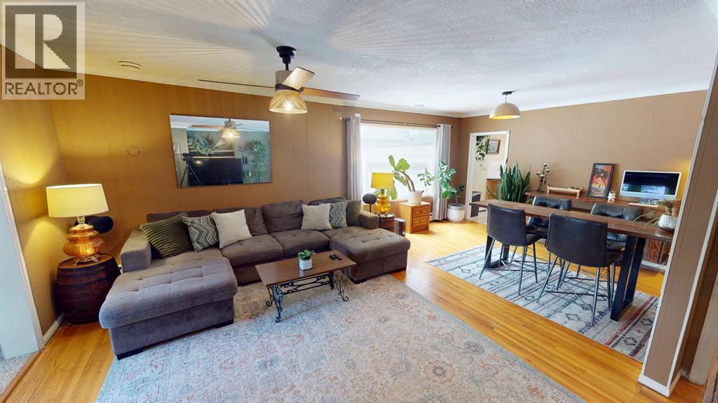 312 3 Street W - 6
