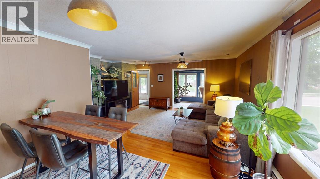 312 3 Street W - 8