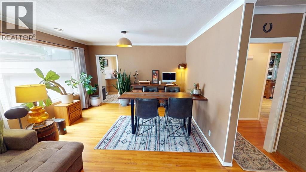 312 3 Street W - 9