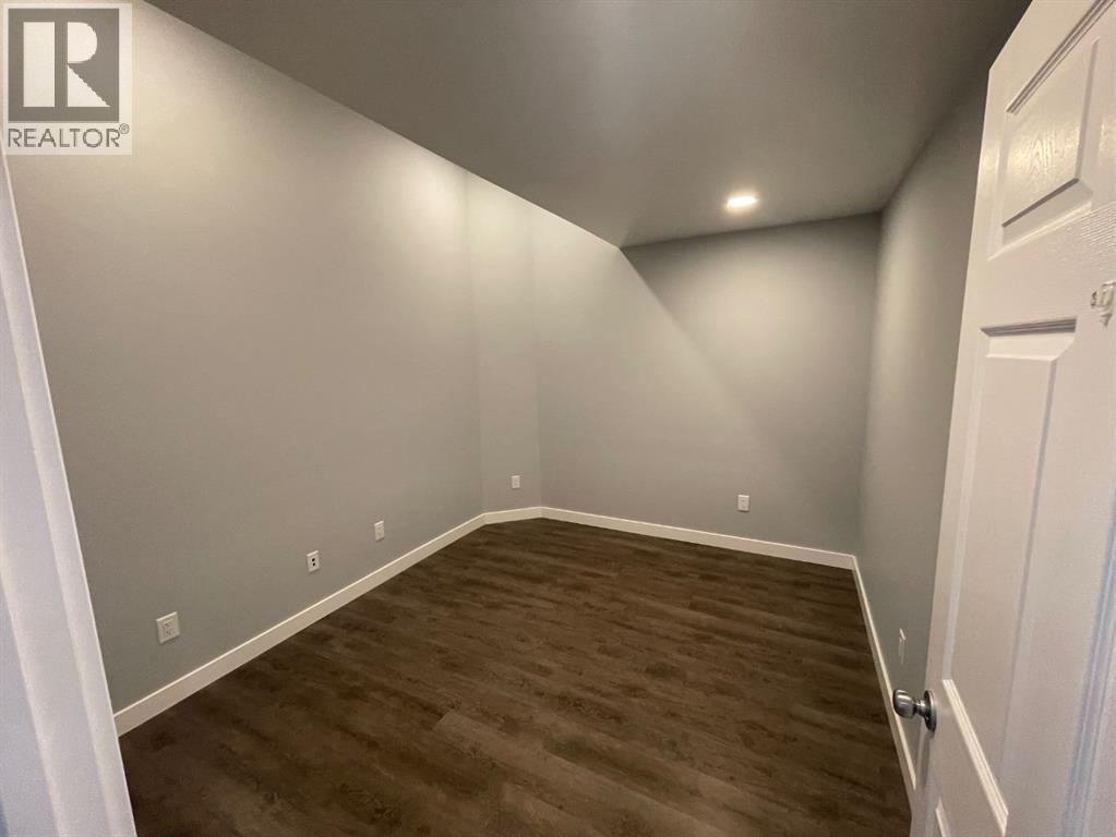 4803 50 Avenue — photo 11