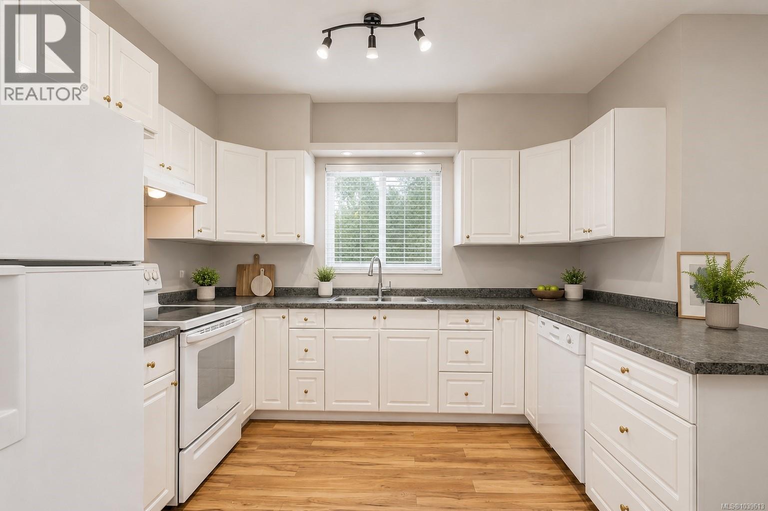 2616 Sooke Rd - 12