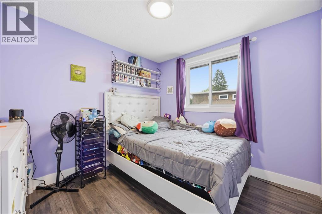 403 HUXLEY AVENUE - 21