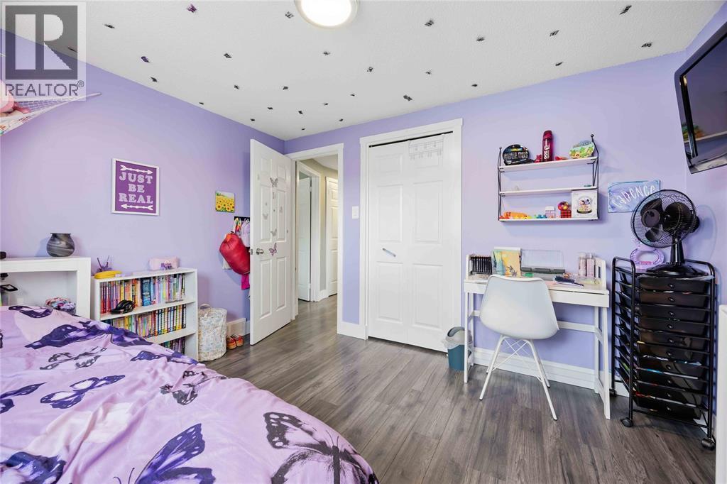 403 HUXLEY AVENUE - 25