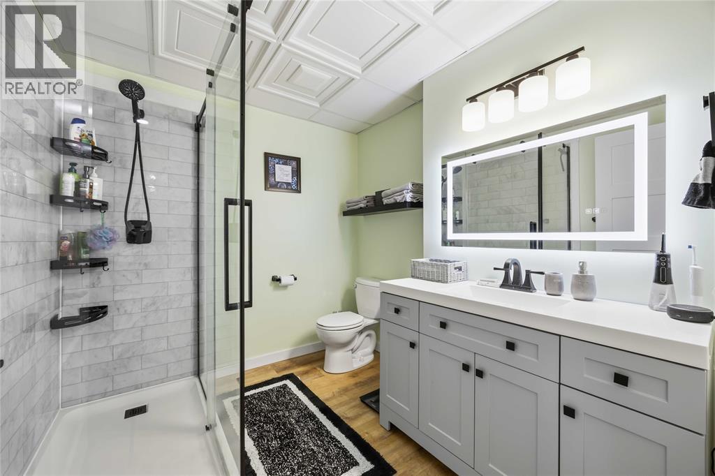 403 HUXLEY AVENUE - 36
