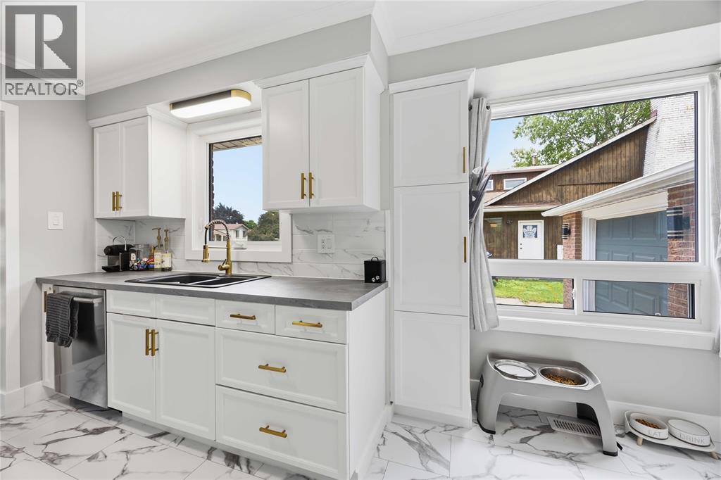 403 HUXLEY AVENUE - 11