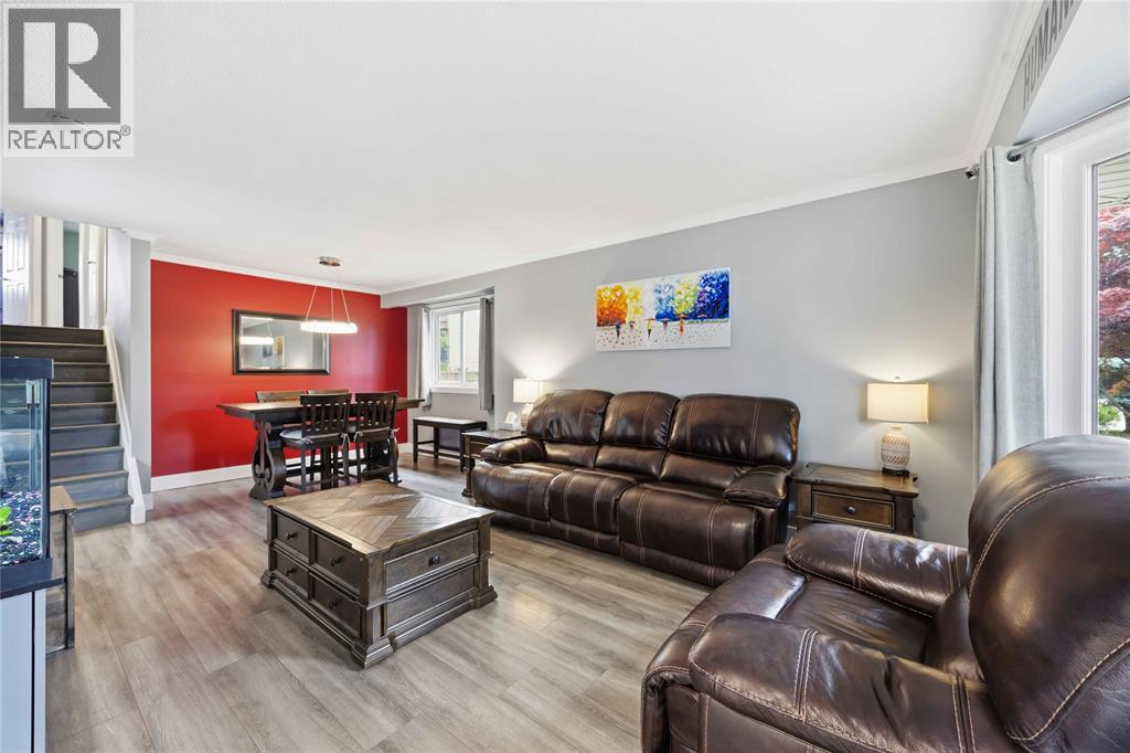 403 HUXLEY AVENUE - 7