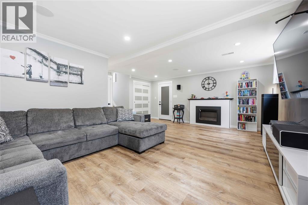 403 HUXLEY AVENUE - 19
