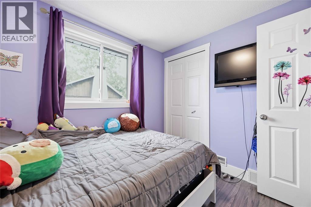403 HUXLEY AVENUE - 22