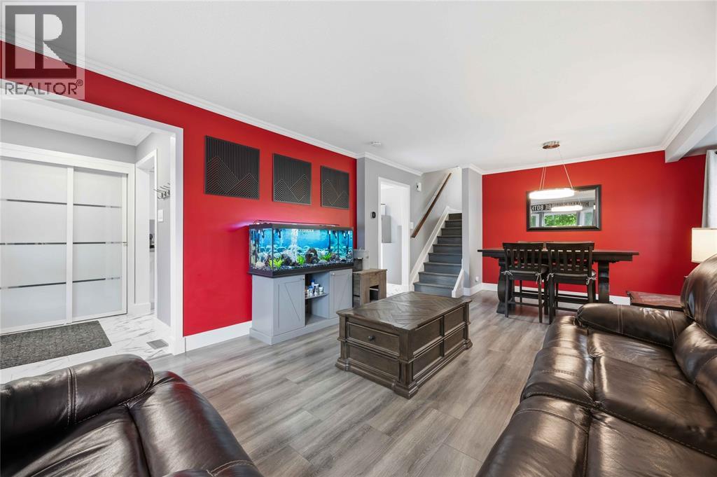 403 HUXLEY AVENUE - 8