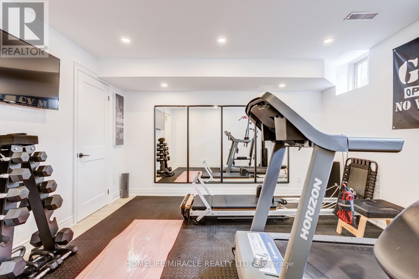 45 BURKE STREET - 37