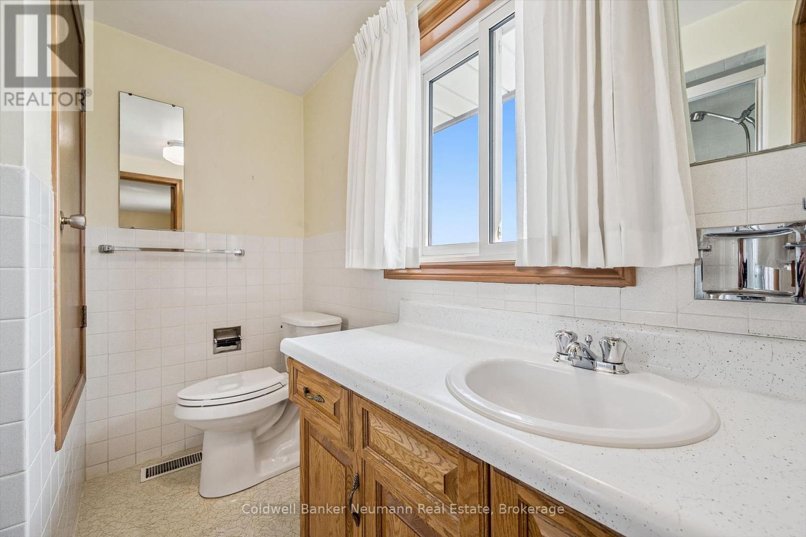 18 CARMINE PLACE - 33