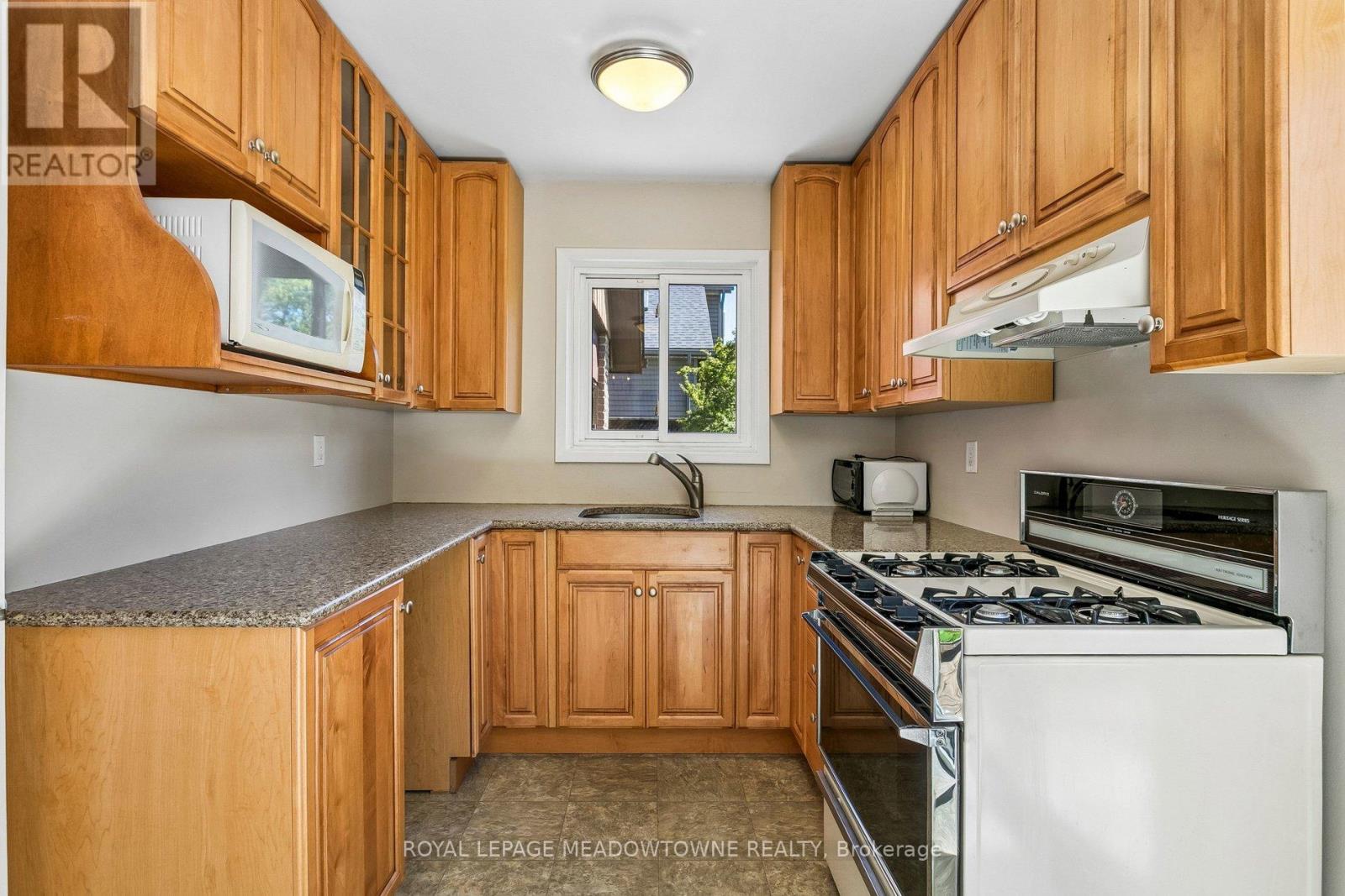 34 PLAINSMAN ROAD - 16