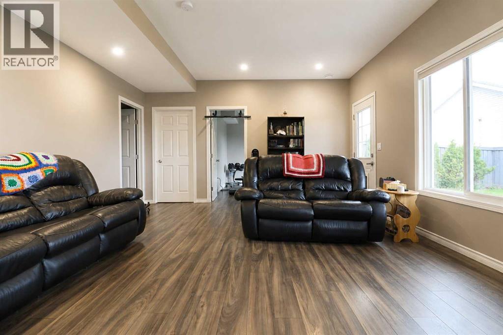 10203 93 Avenue — photo 24