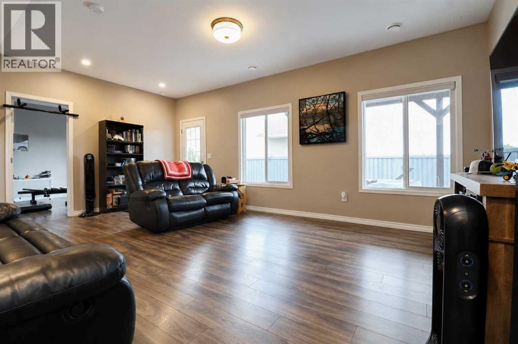 10203 93 Avenue — photo 23