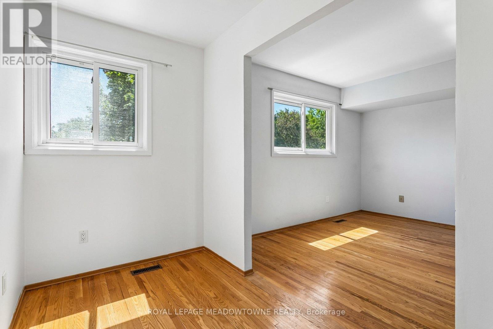 34 PLAINSMAN ROAD - 30