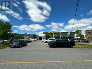 Business in Toronto — photo 1