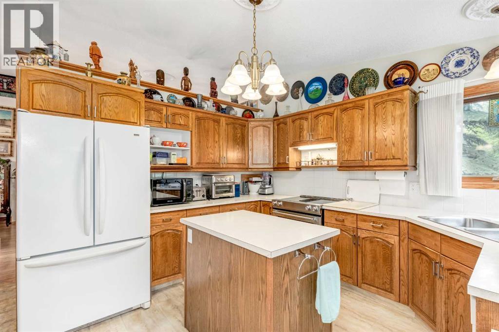 170 Oakbriar Close SW - 10