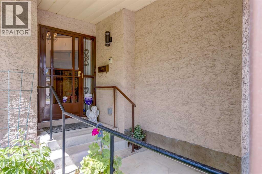 170 Oakbriar Close SW - 38