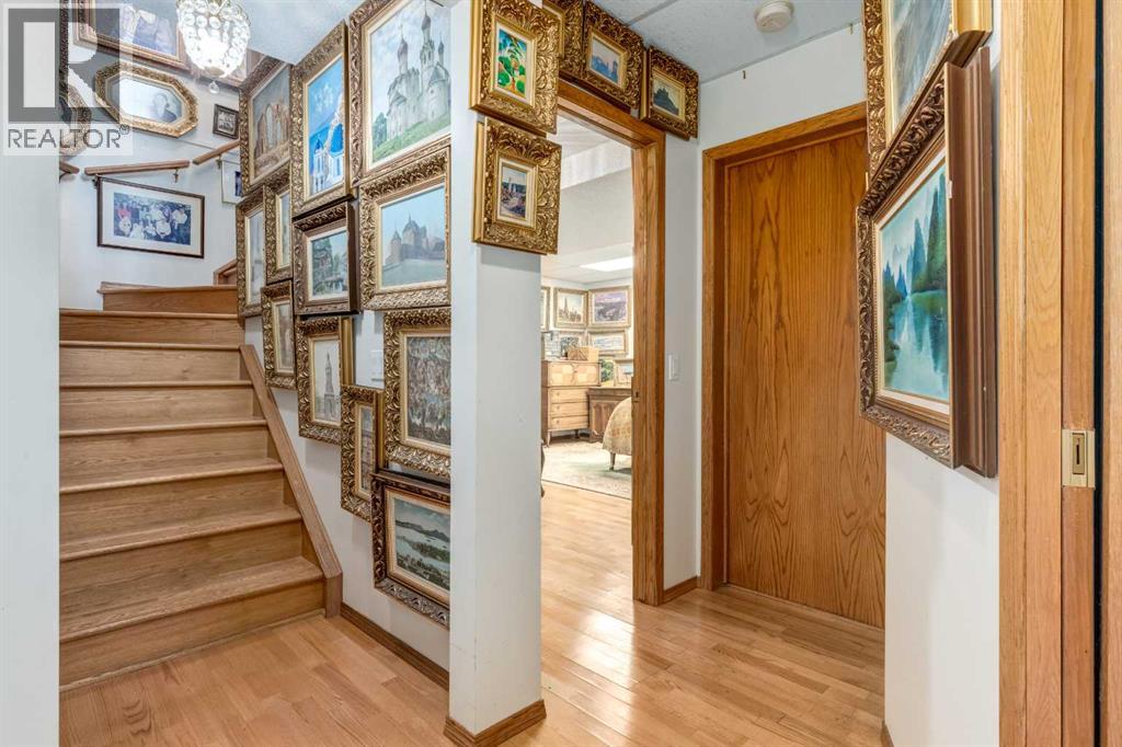 170 Oakbriar Close SW - 25