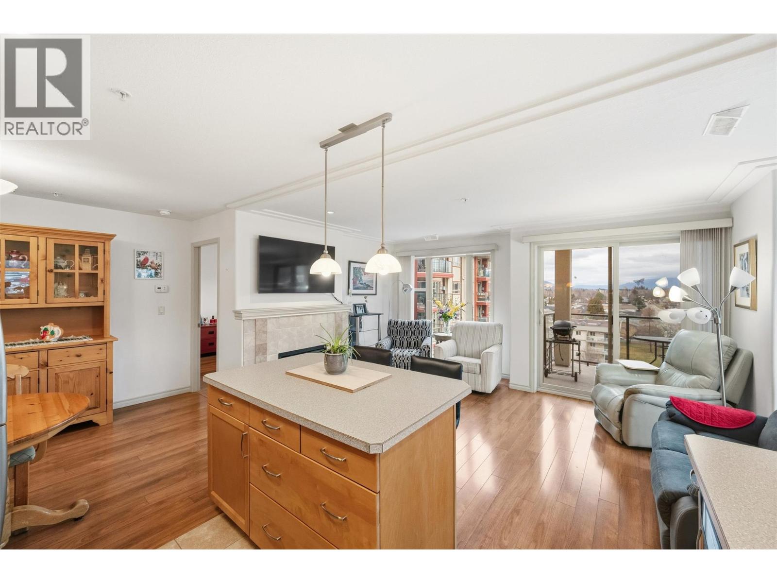 #702 2125 ATKINSON Street - 11