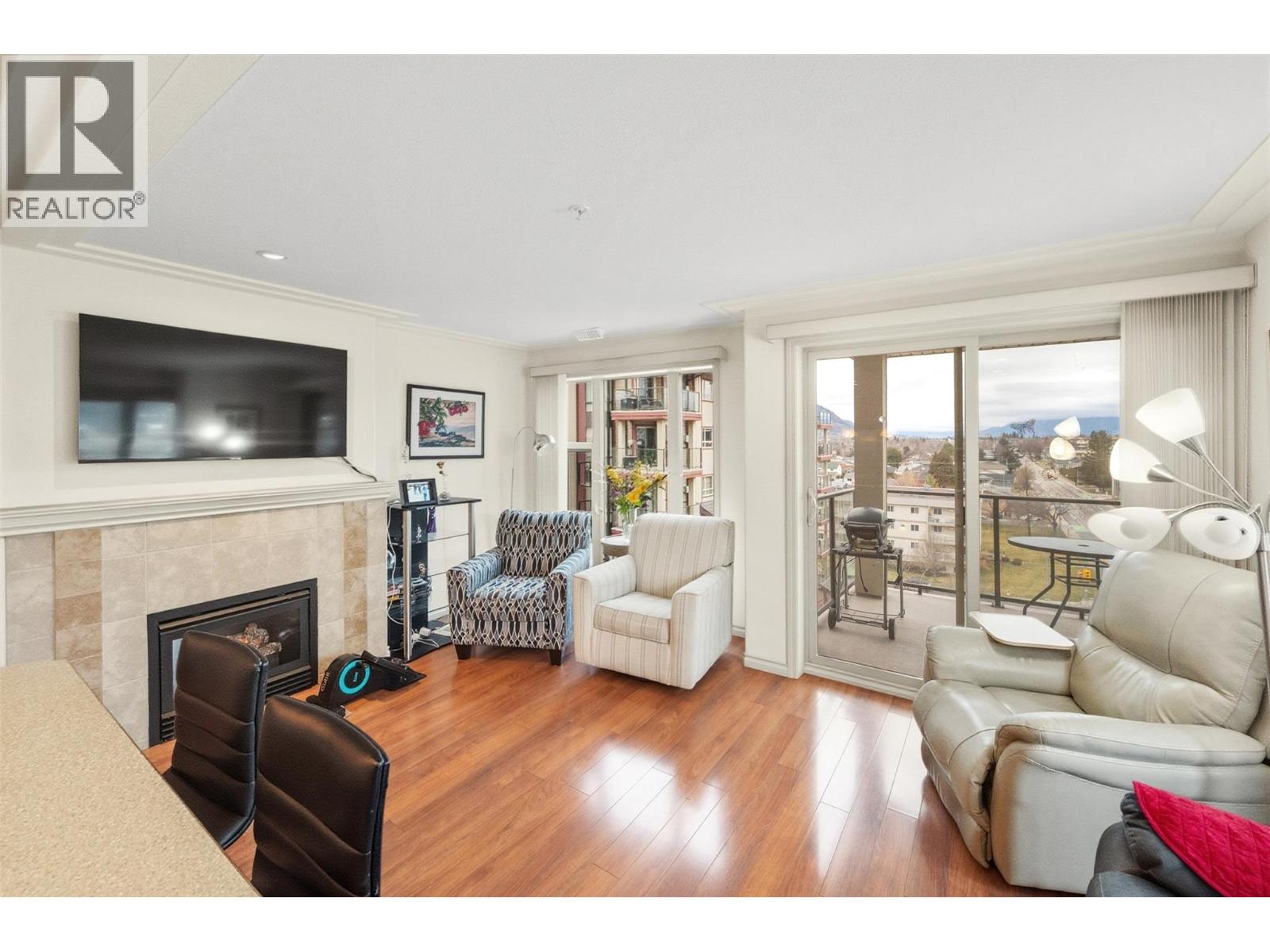 #702 2125 ATKINSON Street - 4