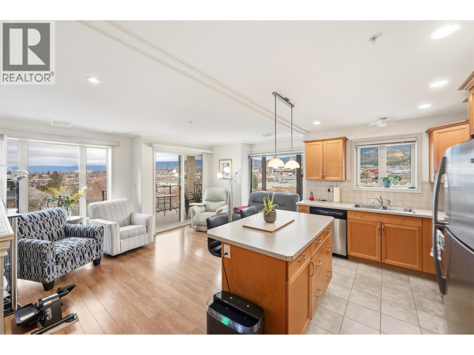 #702 2125 ATKINSON Street - 3