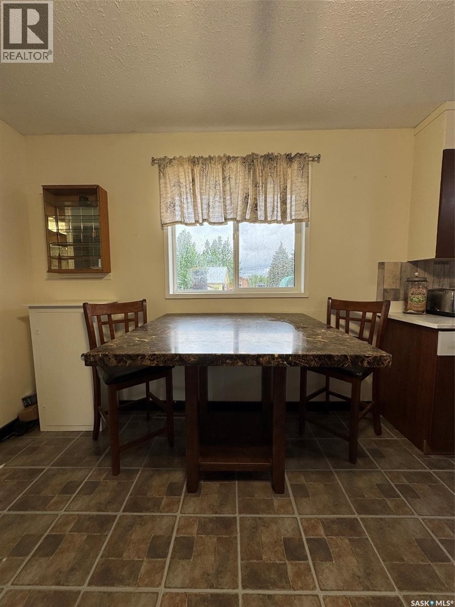 207 Railway AVENUE — photo 6
