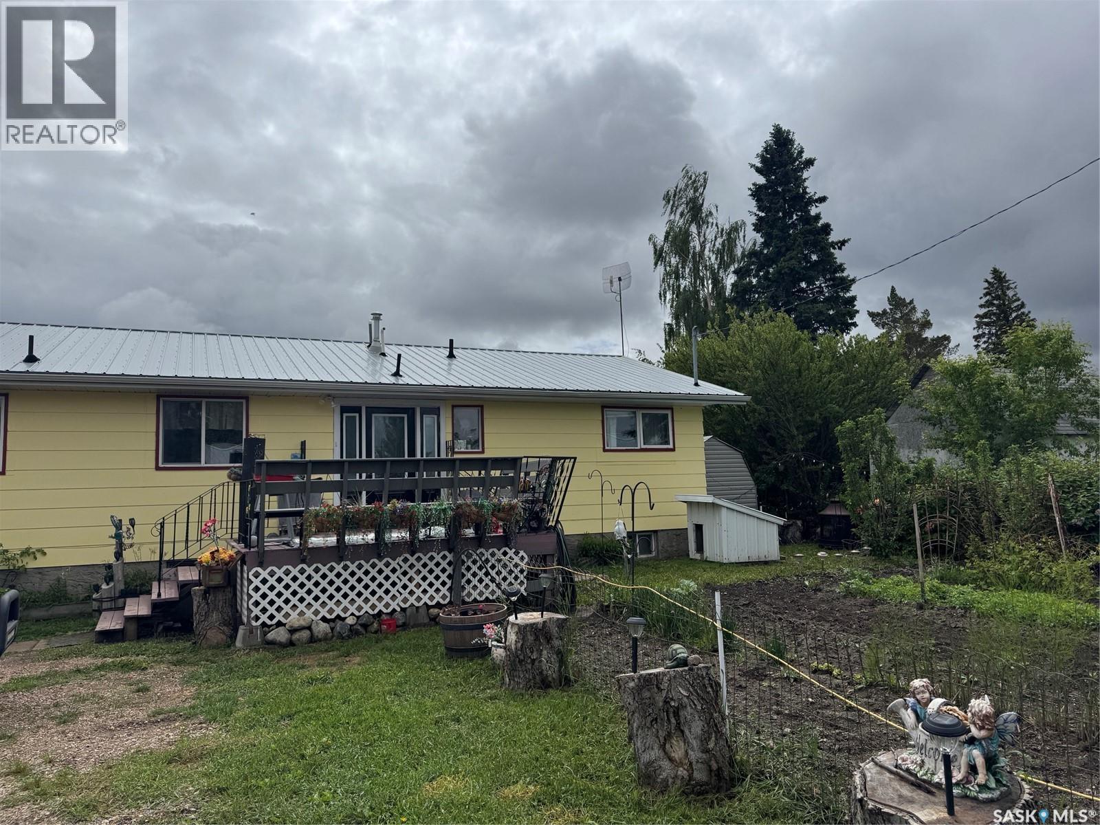 207 Railway AVENUE — photo 24