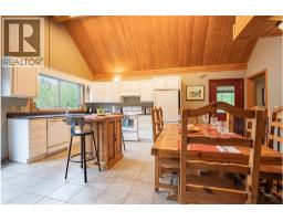 4pc Bathroom - 7068 Gun Lake West Road, Gold Bridge, BC V0K1P0 Photo 12