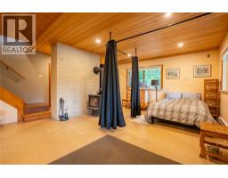 7068 Gun Lake West Road, Gold Bridge, BC V0K1P0 Photo 25