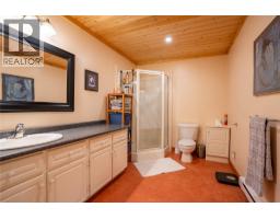 7068 Gun Lake West Road, Gold Bridge, BC V0K1P0 Photo 29