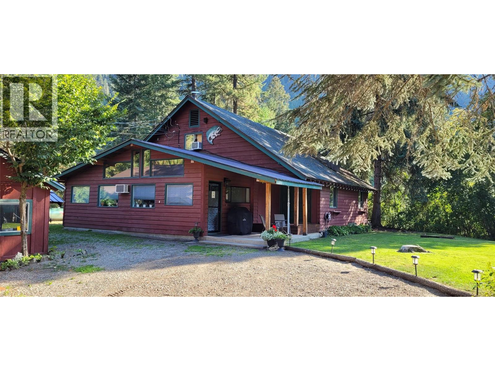  2126 Creighton Valley Road, Lumby