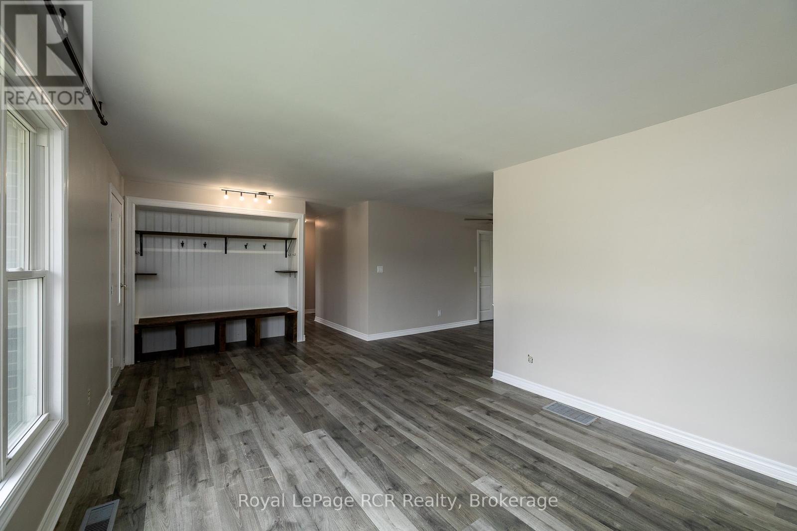 405014 GREY ROAD 4 - 4