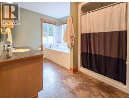 784 Lewis Road, Harrop, BC V1L6P7 Photo 20