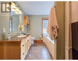 784 Lewis Road, Harrop, BC V1L6P7 Photo 19
