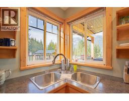 784 Lewis Road, Harrop, BC V1L6P7 Photo 14